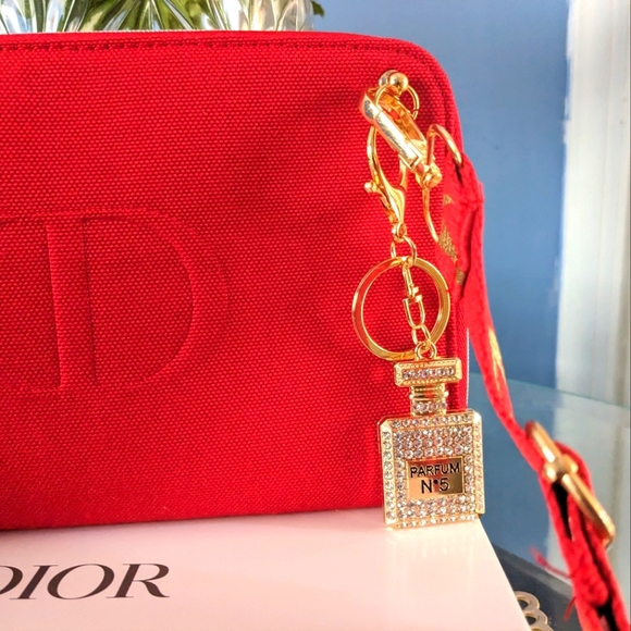 Dior - Picture 2 of 11